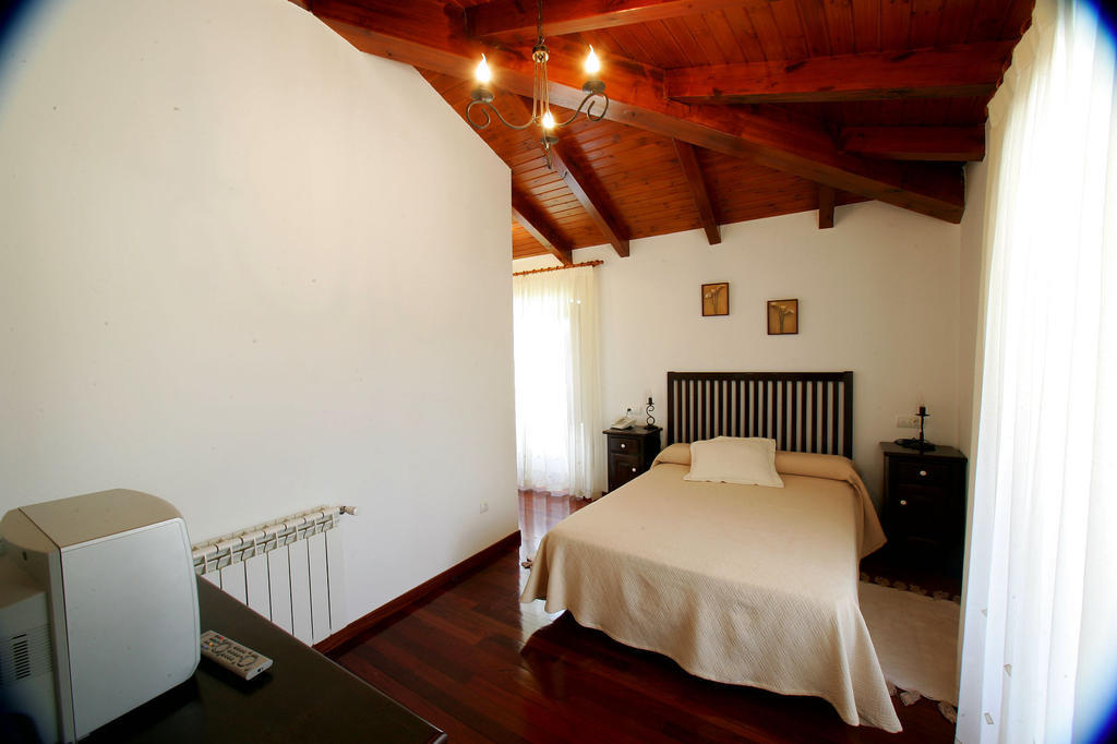 Casa Da Botica A Estrada Hostel Os Casares Room photo